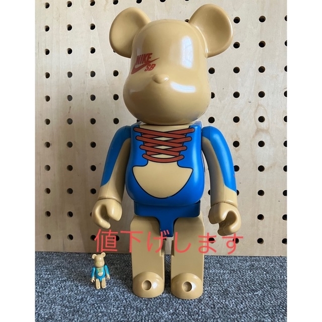 MEDICOM TOY(メディコムトイ)の激レア　NIKE SB BE@RBRICK 50%400%セット エンタメ/ホビーのフィギュア(スポーツ)の商品写真