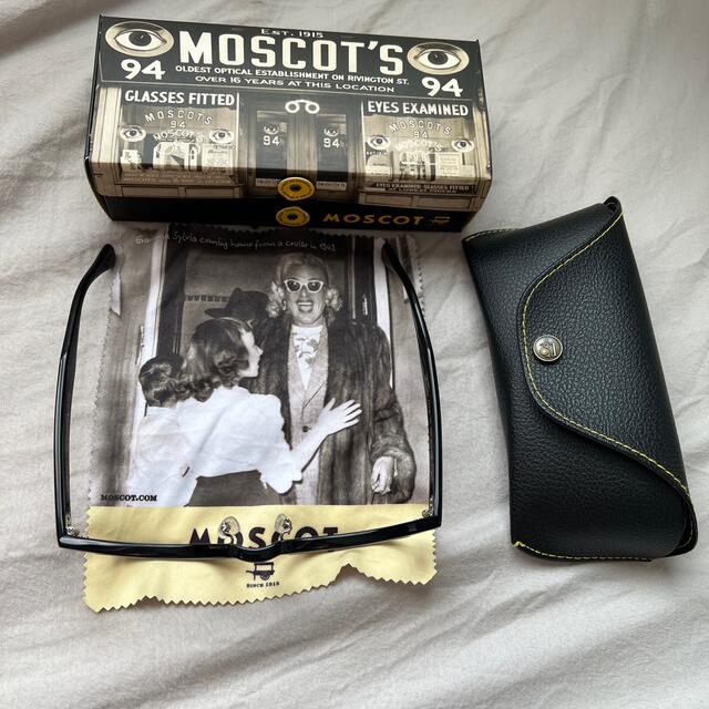 MOSCOT'S