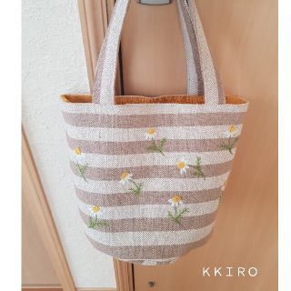 手刺繍入り底丸トートバッグ(その他)