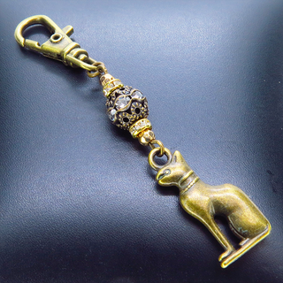 バステト 猫の女神 アンティークゴールド メタルチャームと組合せたキーホルダー(キーホルダー/ストラップ)