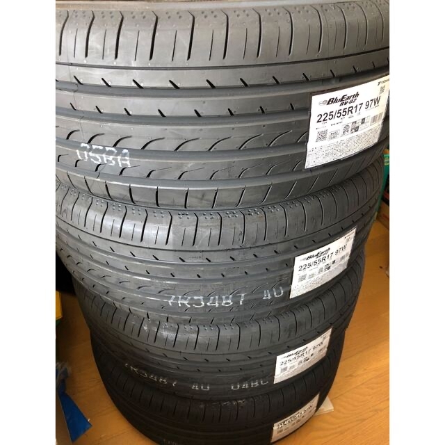 YOKOHAMA BluEarth RV-02 225/55R17