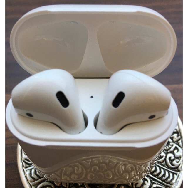 Apple(アップル)のAirPods 第2世代  スマホ/家電/カメラのオーディオ機器(ヘッドフォン/イヤフォン)の商品写真