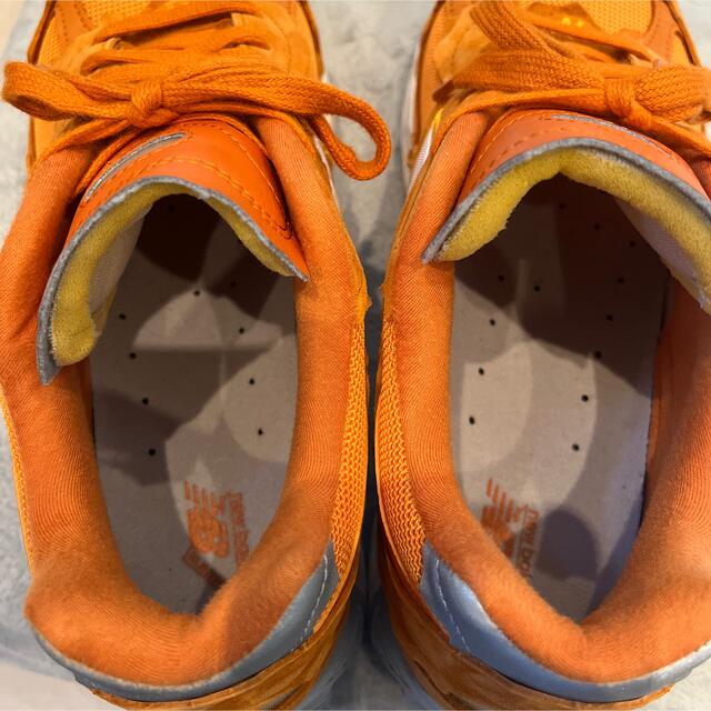 New Balance(ニューバランス)のNew Balance M2002RDE 28.0cm オレンジ メンズの靴/シューズ(スニーカー)の商品写真