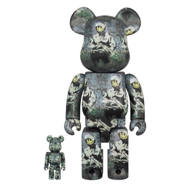 BE@RBRICK RIOT COP