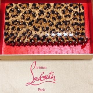 クリスチャンルブタン(Christian Louboutin)の美品！　クリスチャンルブタン　パネトーネ豹柄スタッズジッピー長財布　定価10万円(財布)