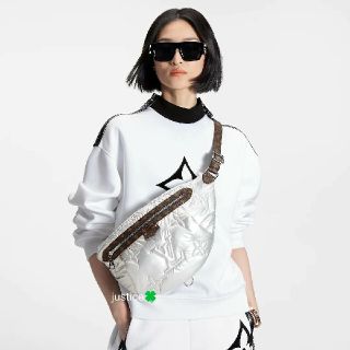 ルイヴィトン(LOUIS VUITTON)の非常に入手困難‼正規【日本完売コレクション品 2023新作 LVバム】(ボディバッグ/ウエストポーチ)