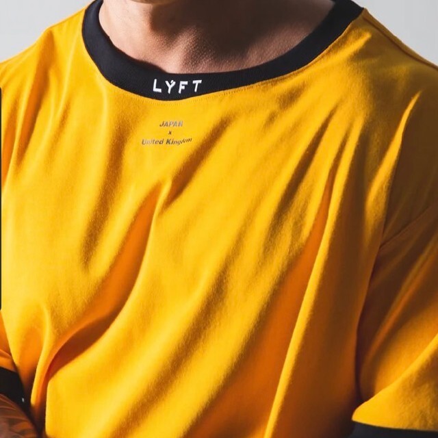 【完売品】LYFT NECK LOGO BIG Tシャツ XLsize メンズのトップス(Tシャツ/カットソー(半袖/袖なし))の商品写真