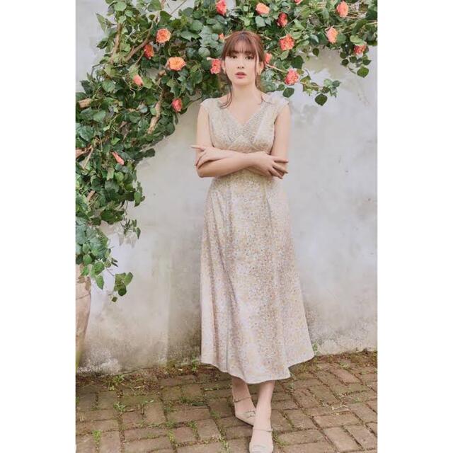 ワンピースHerlipto Lace Trimmed Floral Dress