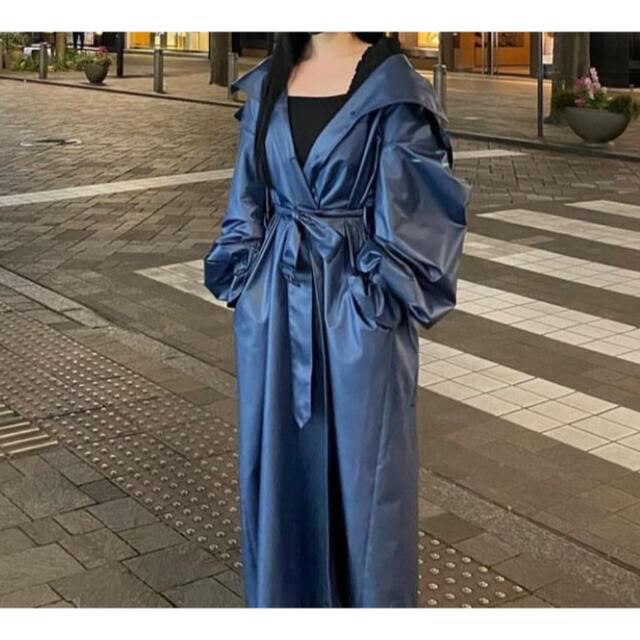 トレンチコートmeltthelady  wingcollartrenchcoat blue