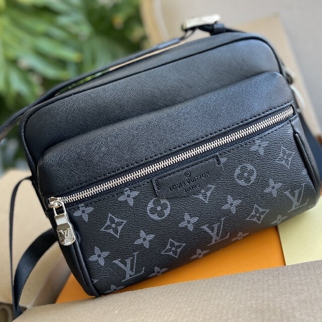 NEW国産 LOUIS ショルダーバッグの通販 by VARa' shop|ルイヴィトン