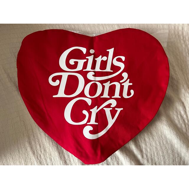 ★新品・送料込★Girls Don't Cry クッション レッド 赤