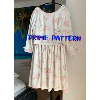 プライムパターン(PRIME PATTERN)のPRIME PATTERN レディース、ワンピース、Ｍサイズ、ベージュ地・花柄(ひざ丈ワンピース)