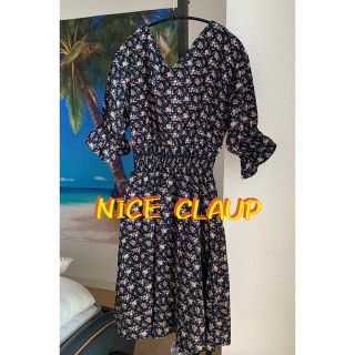 ナイスクラップ(NICE CLAUP)のNICE CLAUP. レディース、ワンピース、フリーサイズ、黒地・花柄(ひざ丈ワンピース)