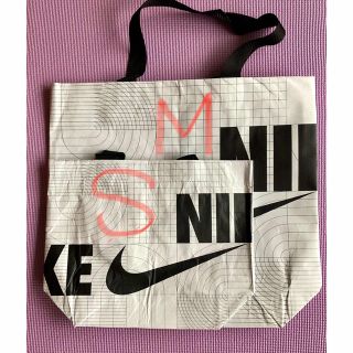 ナイキ(NIKE)の【新品】NIKE ショッピングバッグSサイズ　韓国限定(エコバッグ)