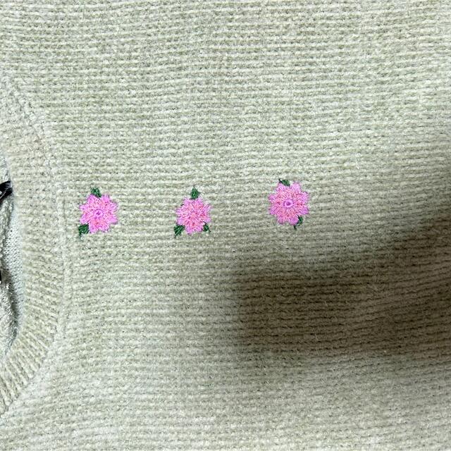 ZARA(ザラ)のZARA 花柄 刺繍 ニット 半袖 レディースのトップス(ニット/セーター)の商品写真