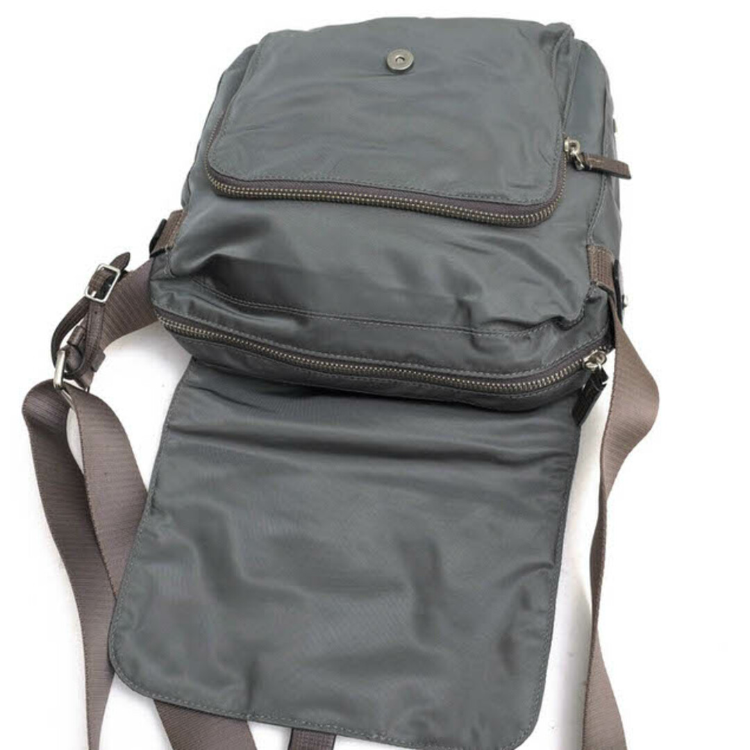 TUMI(トゥミ)のトゥミ／TUMI バッグ ショルダーバッグ 鞄 メンズ 男性 男性用ナイロン レザー 革 本革 オリーブ カーキ  クロスボディバッグ ユニセックス 男女兼用 メンズのバッグ(ショルダーバッグ)の商品写真