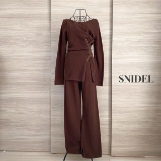 スナイデル(SNIDEL)のSNIDEL スナイデル　デザインニットオールインワン(オールインワン)