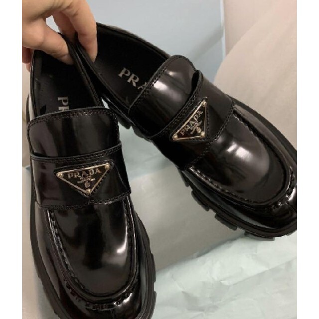 PRADA プラダ モノリス ブラッシュドレザー ローファー メンズ