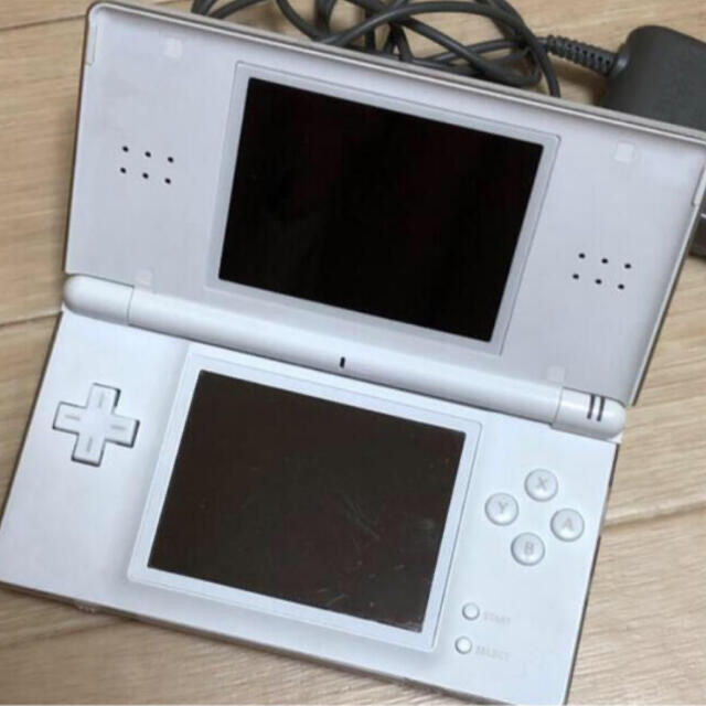 任天堂(ニンテンドウ)の任天堂 ニンテンドー DS Light ホワイト 白 本体 充電器 エンタメ/ホビーのゲームソフト/ゲーム機本体(携帯用ゲーム機本体)の商品写真