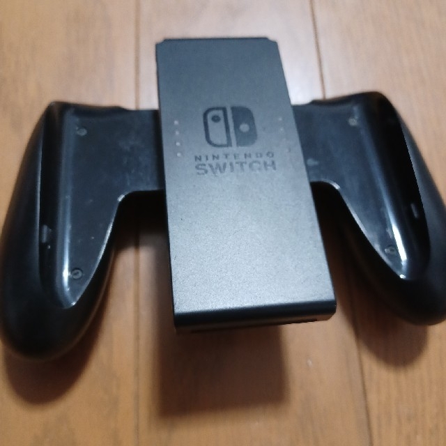 任天堂Switch　スイッチ　ネオンブルー/レッド エンタメ/ホビーのゲームソフト/ゲーム機本体(家庭用ゲーム機本体)の商品写真