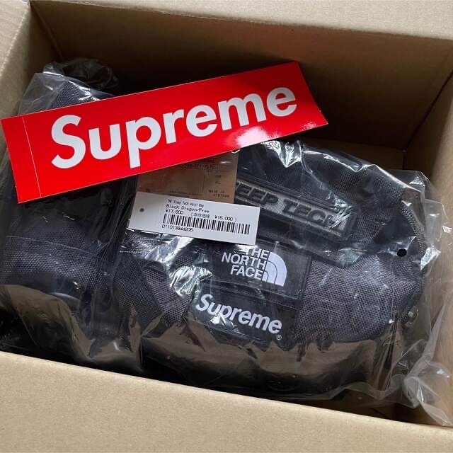 Supreme(シュプリーム)のSupreme The North Face Waist Bag 黒 メンズのバッグ(ウエストポーチ)の商品写真