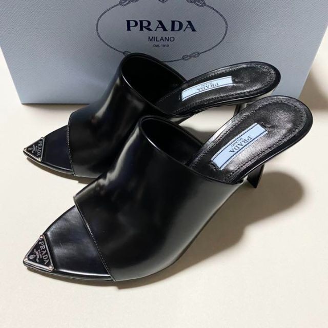 独特な PRADA 新品未使用!送料込み☆PRADA☆LOGO ヒールサンダル