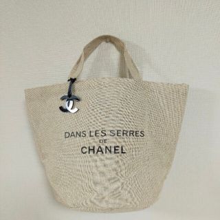 シャネル(CHANEL)の新品未使用 CHANEL ノベルティ トートバッグ リネン ビッグチャーム付き(トートバッグ)