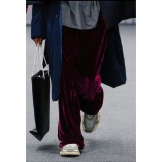 バレンシアガ(Balenciaga)の【激レア美品】BALENCIAGA ベルベットパンツ　ベロアXS(スラックス)