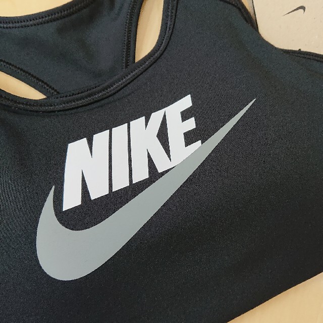 NIKE(ナイキ)の新品 NIKE スポーツブラ M ナイキ レディースのトップス(タンクトップ)の商品写真