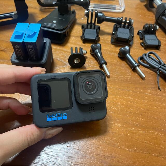 GoPro(ゴープロ)のGoPro hero10 6点セット‼︎ スマホ/家電/カメラのカメラ(ビデオカメラ)の商品写真