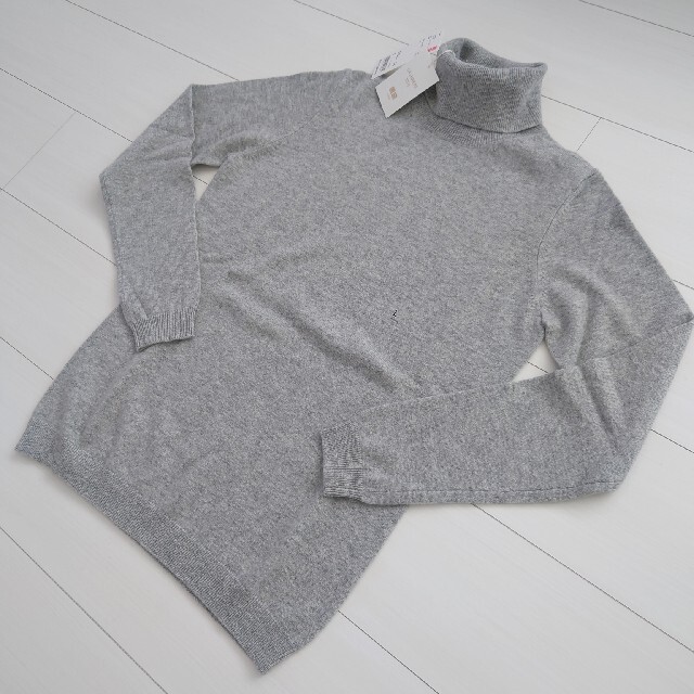 UNIQLO - ユニクロ カシミヤ タートルネック セーター ライト UNIQLO - ユニクロ カシミヤ タートルネック セーター ライト