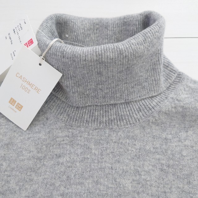 UNIQLO - ユニクロ カシミヤ タートルネック セーター ライト UNIQLO - ユニクロ カシミヤ タートルネック セーター ライト