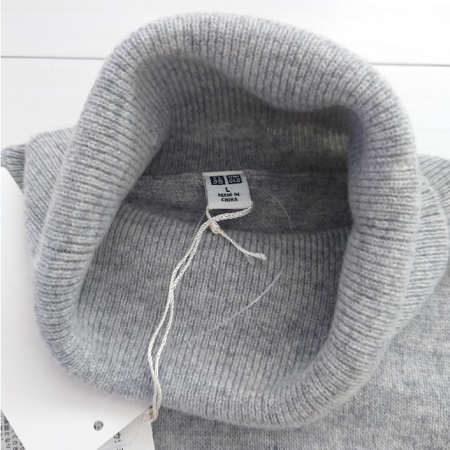UNIQLO - ユニクロ カシミヤ タートルネック セーター ライト UNIQLO - ユニクロ カシミヤ タートルネック セーター ライト