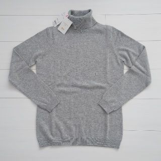 ユニクロ(UNIQLO)のユニクロ カシミヤ タートルネック セーター ライトグレー L 新品 ニット(ニット/セーター)