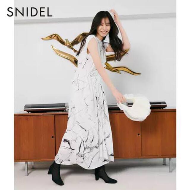 SNIDEL(スナイデル)のsnidelスナイデルマーブルグラフィカワンピース レディースのワンピース(ロングワンピース/マキシワンピース)の商品写真