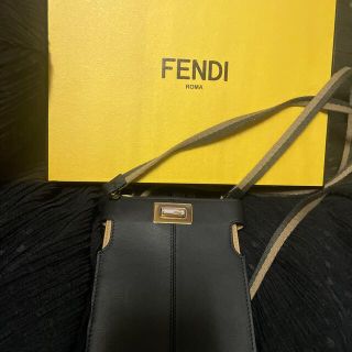 フェンディ(FENDI)のFENDI フォンショルダー　(iPhoneケース)