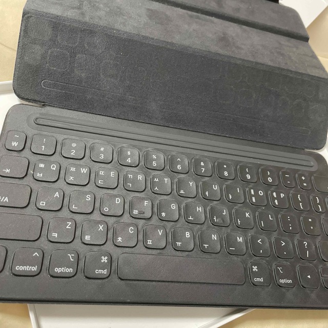 スマホ/家電/カメラiPad smart keyboard（韓国語）