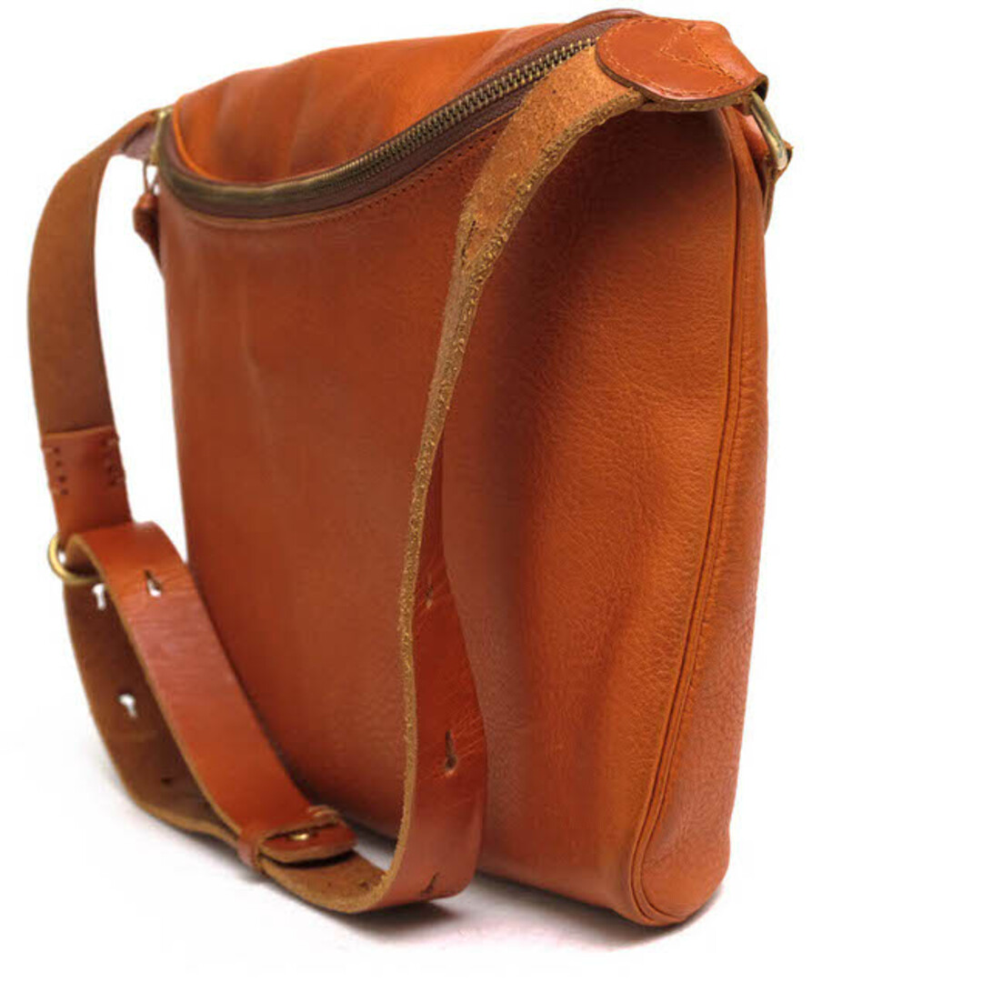スロウ／SLOW バッグ ショルダーバッグ 鞄 メンズ 男性 男性用レザー 革 本革 ブラウン 茶  49S74EC シボ革 シュリンクレザー メンズのバッグ(ショルダーバッグ)の商品写真