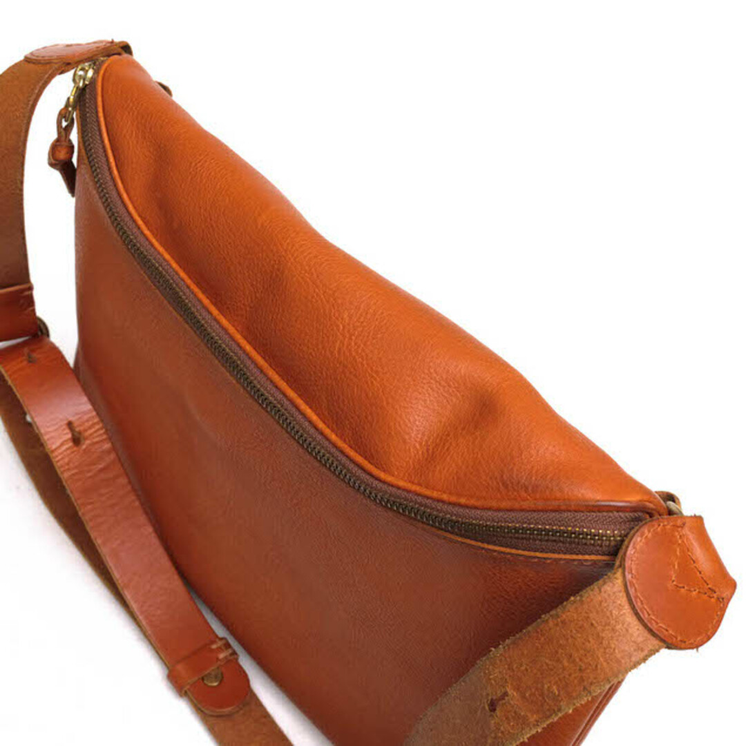スロウ／SLOW バッグ ショルダーバッグ 鞄 メンズ 男性 男性用レザー 革 本革 ブラウン 茶  49S74EC シボ革 シュリンクレザー メンズのバッグ(ショルダーバッグ)の商品写真
