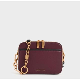 チャールズアンドキース(Charles and Keith)の美品　チャールズアンドキース　ショルダーバッグ　ダブルジップ クロスボディバッグ(ショルダーバッグ)