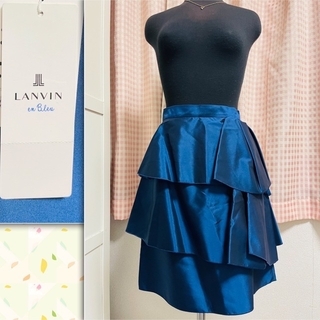 ランバンオンブルー(LANVIN en Bleu)の新品　タグ付き　ランバンオンブルー　定価28.000 青系ネイビー　サイズ38(ひざ丈スカート)
