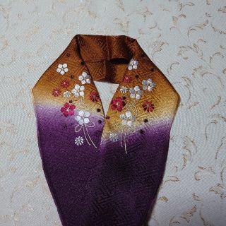 #923 (新品) 七五三  お正月  三歳  七歳用　刺繍半襟(和服/着物)