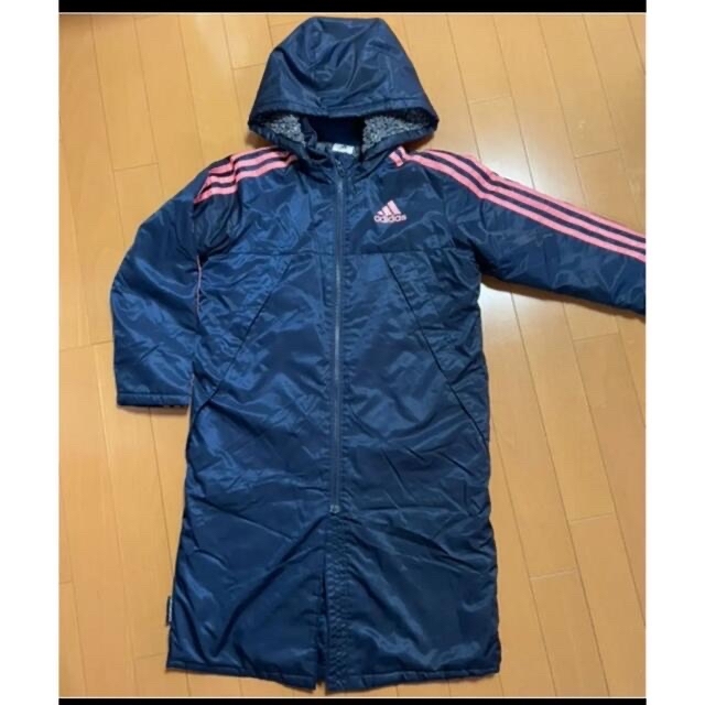 adidas(アディダス)のused品◆今だけ価格adidas アディダス ベンチコートネイビーピンク キッズ/ベビー/マタニティのキッズ服男の子用(90cm~)(コート)の商品写真