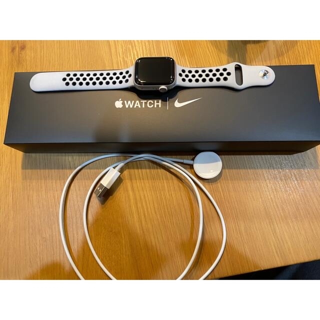 Apple watch SE NIKE時計