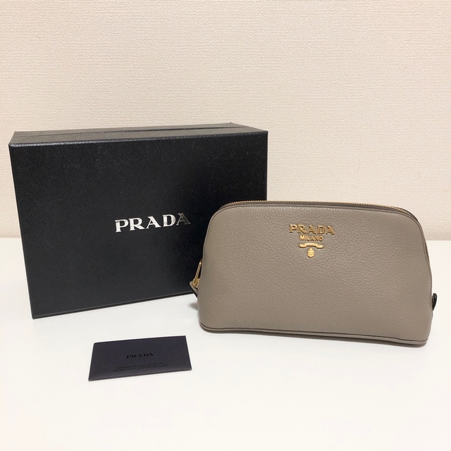 【入手困難】 PRADA プラダ VITDAINO ARGILLA レザーポーチ