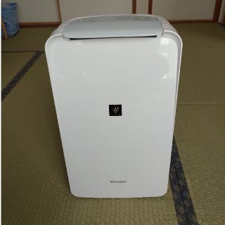 シャープ(SHARP)のシャープ 衣類乾燥機 除湿機 7.1L / プラズマクラスター 7000(衣類乾燥機)