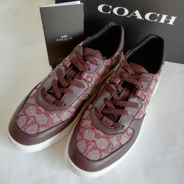 COACH(コーチ)の正規店購入　コーチ　シグネチャー　レザースニーカー26cm　新品、箱付き メンズの靴/シューズ(スニーカー)の商品写真