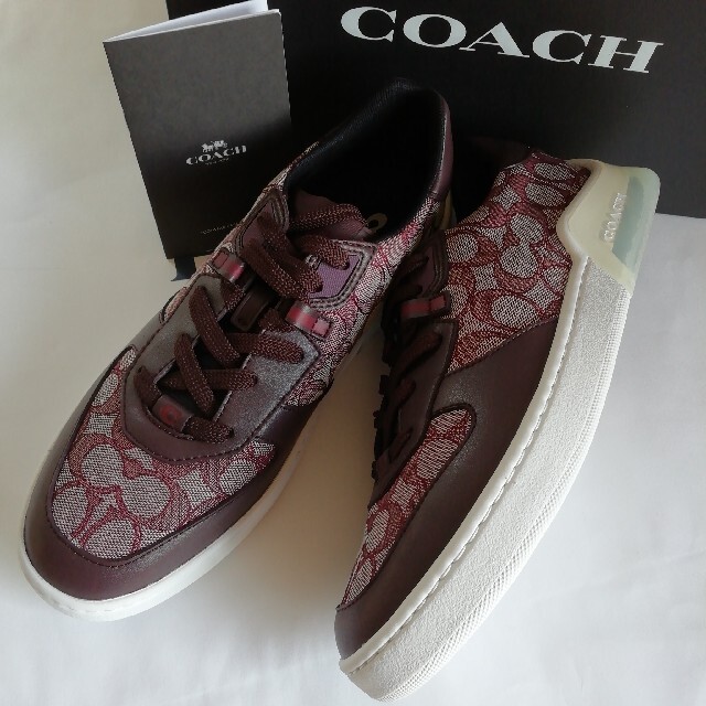 COACH(コーチ)の正規店購入　コーチ　シグネチャー　レザースニーカー26cm　新品、箱付き メンズの靴/シューズ(スニーカー)の商品写真