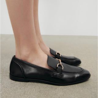 ザラ(ZARA)の極美品 ZARA ザラ ソフトレザー フラット ローファー(ローファー/革靴)