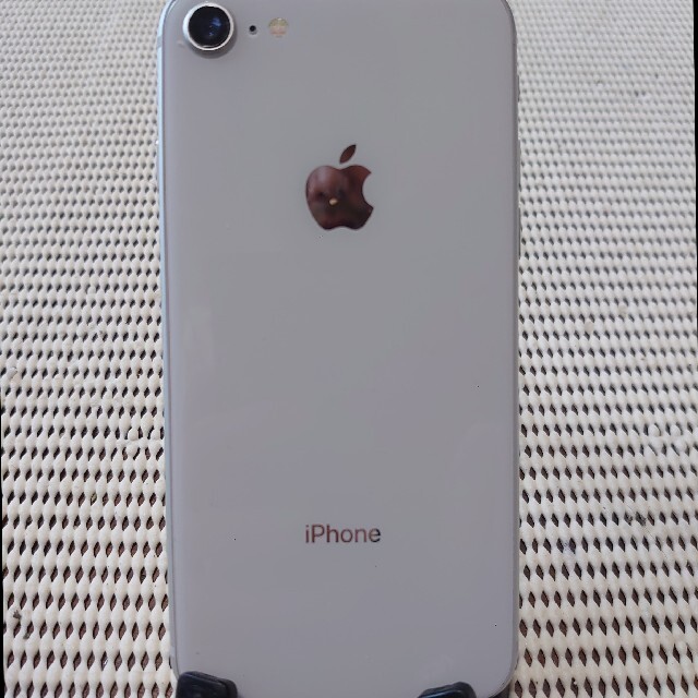 完動品SIMフリーiPhone8本体256GBシルバーDOCOMO判定○ www